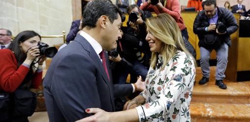 Susana Díaz felicita al ya presidente de la Junta Juanma Moreno