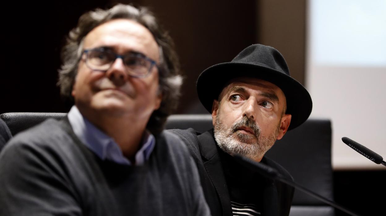 Antonio Arias (derecha) en la charla de la Cátedra de Flamencología