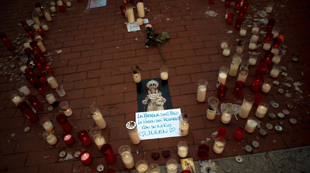 Velas durante la búsqueda de Julen en el pozo de Totalán