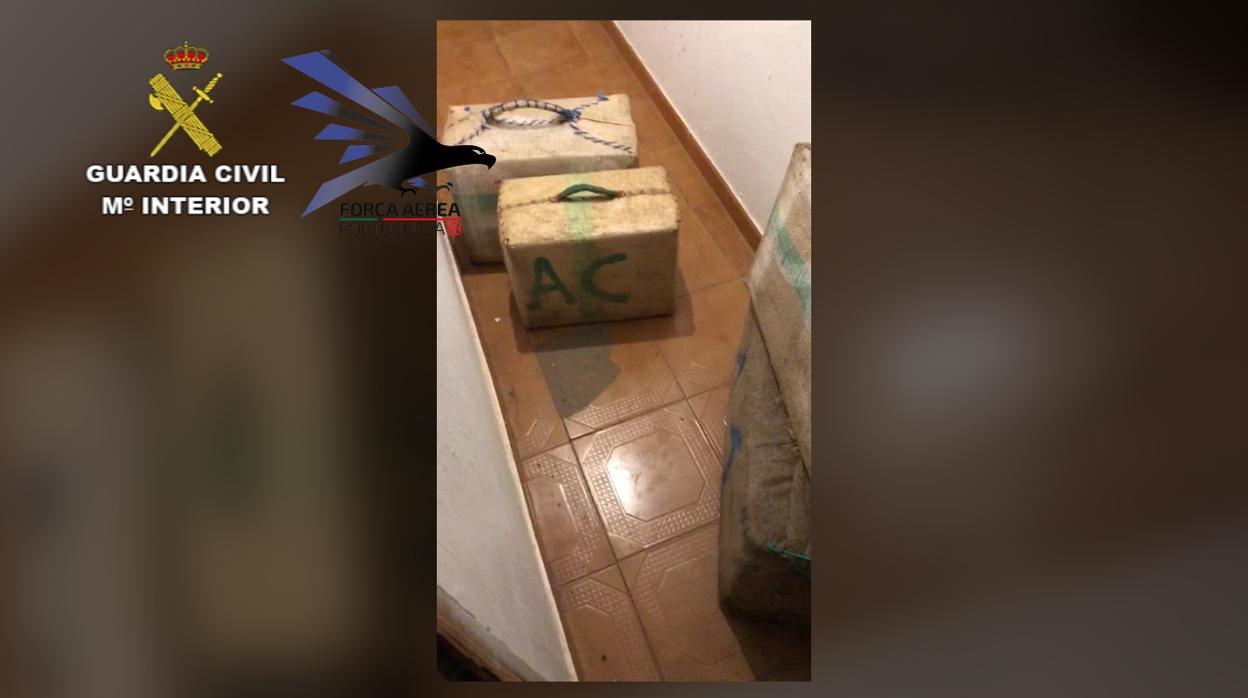 Parte de la droga interceptada