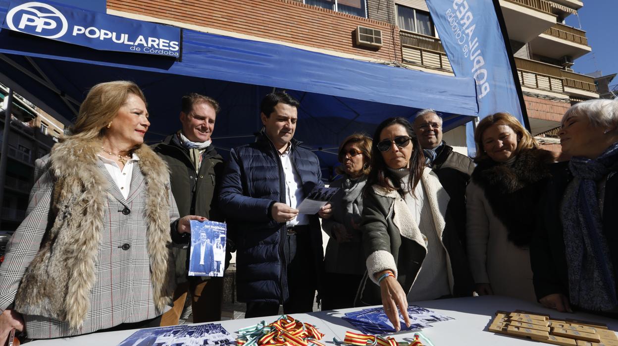 Bellido junto a otros concejales del PP este martes en la zona de Vallellano