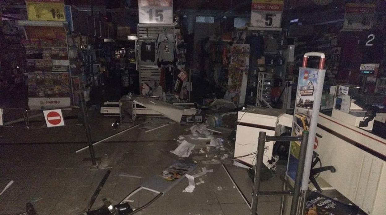 Alunizaje en una tienda de la localidad pontanesa