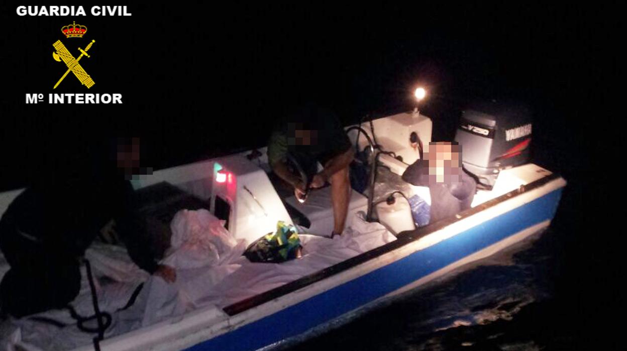 Una lancha utilizada por los traficantes para el traslado de droga