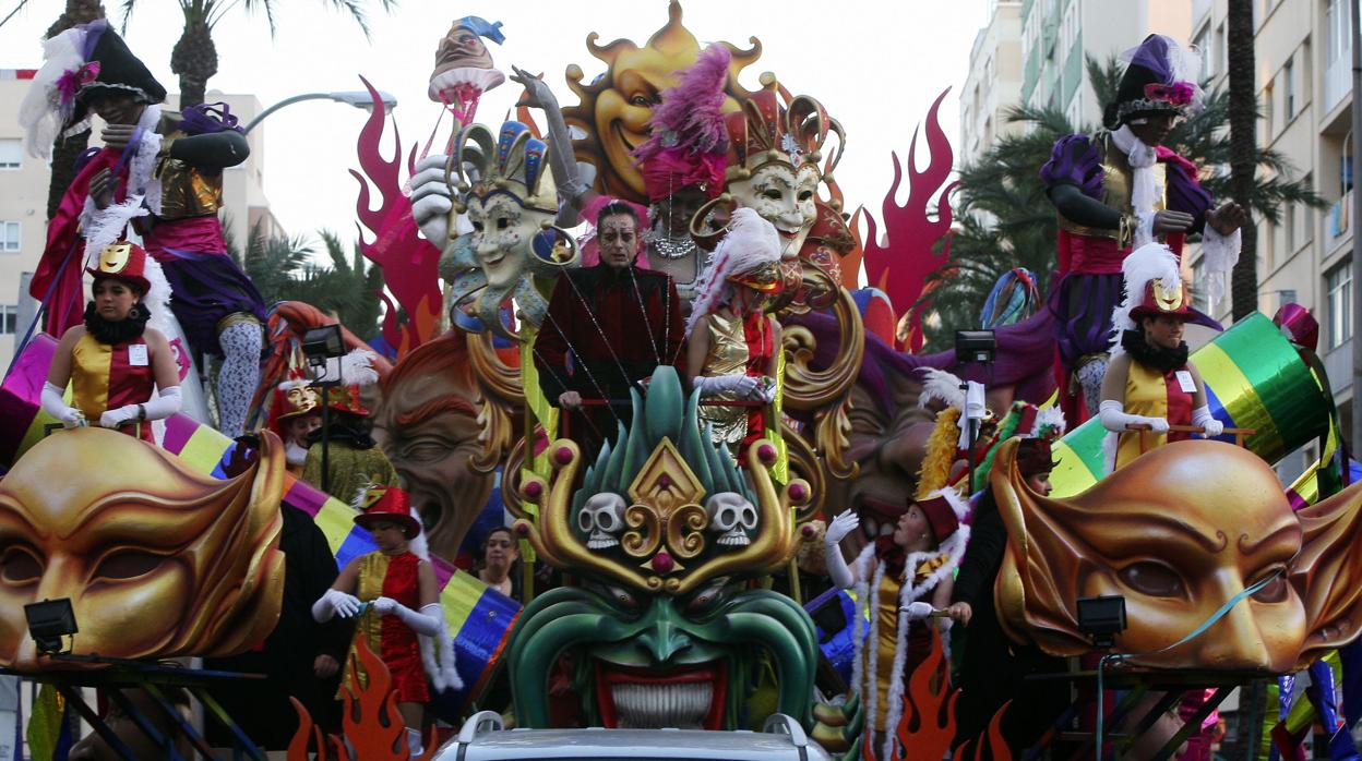 La ciudad de Cádiz, entregada durante su cabalgata