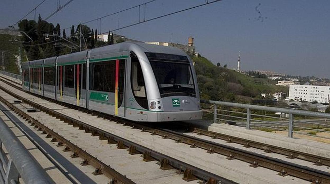 Uno de los convoyes del metro de Sevilla