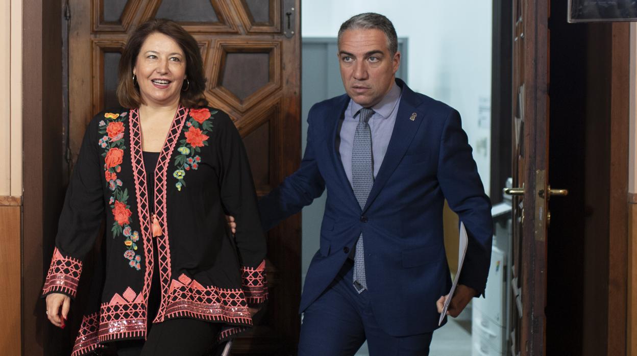 La consejera de Agricultura, Carmen Crespo, y el consejero de la Presidencia y portavoz, Elías Bendodo