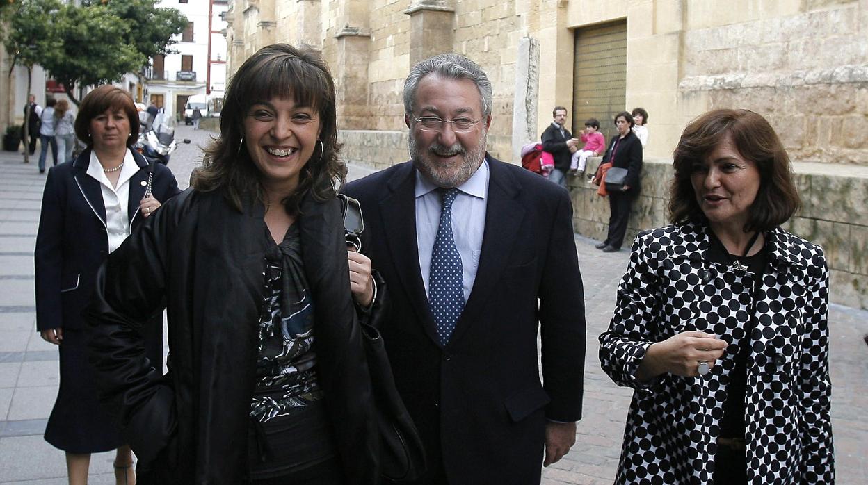 Bernat Soria, entre Isabel Ambrosio y Carmen Calvo, en 2008