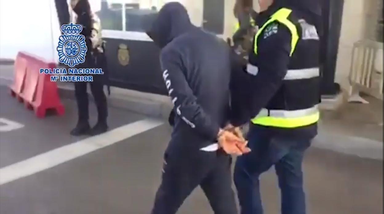 Un narco con chandal