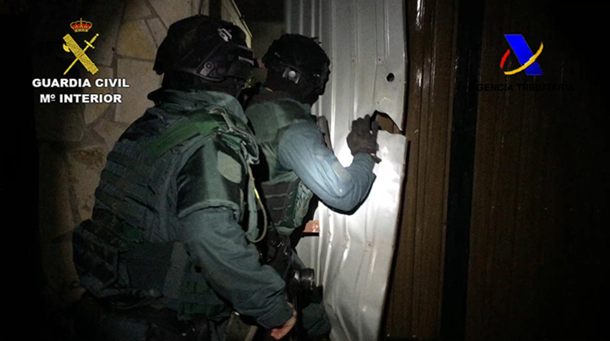 Imagen de archivo de una de las operaciones de la Guardia Civil en el Campo de Gibraltar