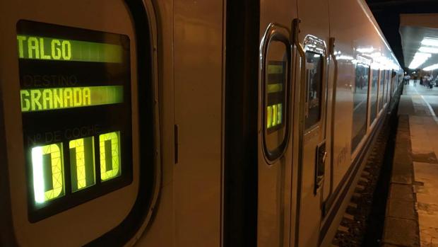 Otra avería en el viejo Talgo de Madrid a Granada provoca un nuevo retraso de 90 minutos