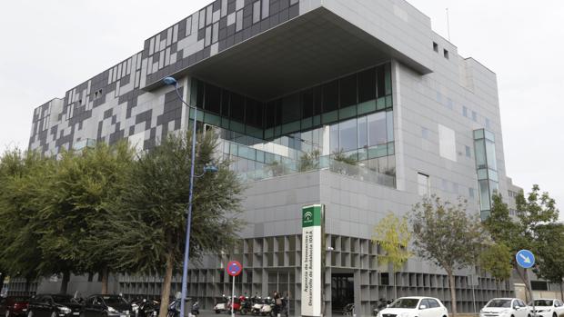 La nueva Junta de Andalucía también exculpa a ex altos cargos del PSOE imputados por corrupción