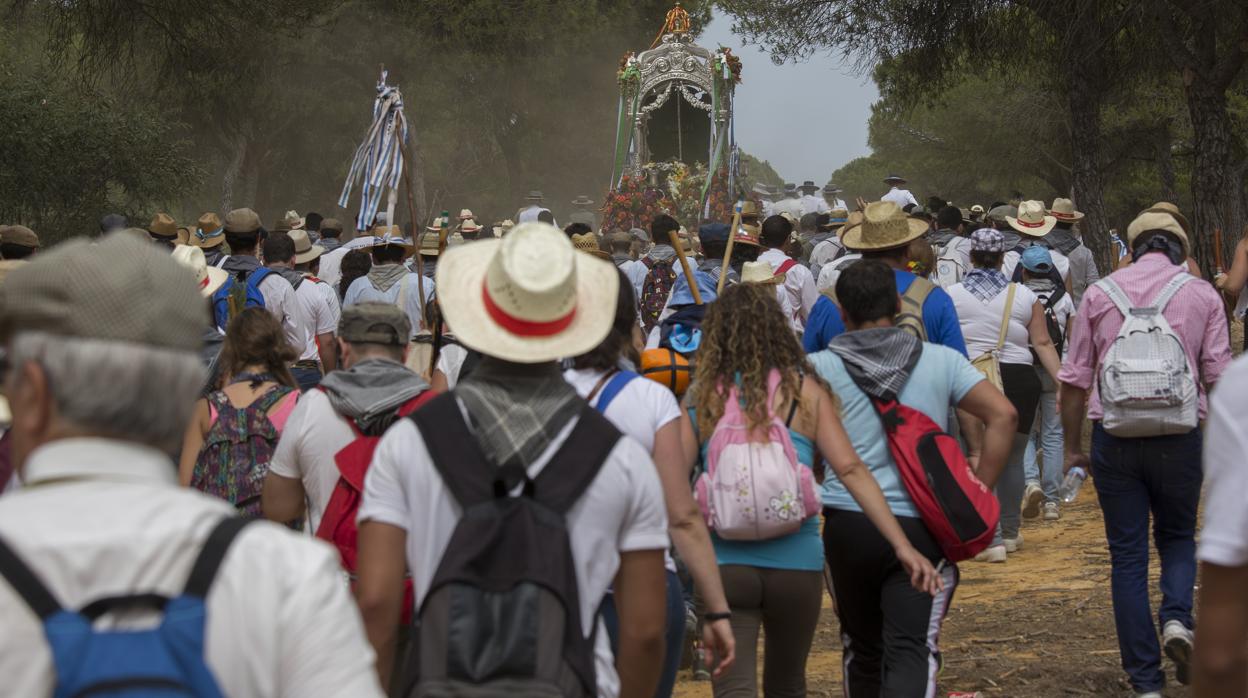Peregrinos en el camino de Huelva