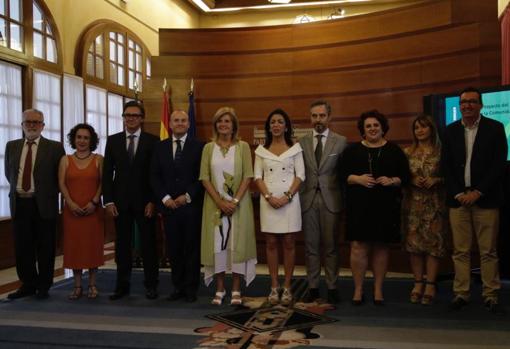 Al acto han acudido los miembros de la Mesa del Parlamento