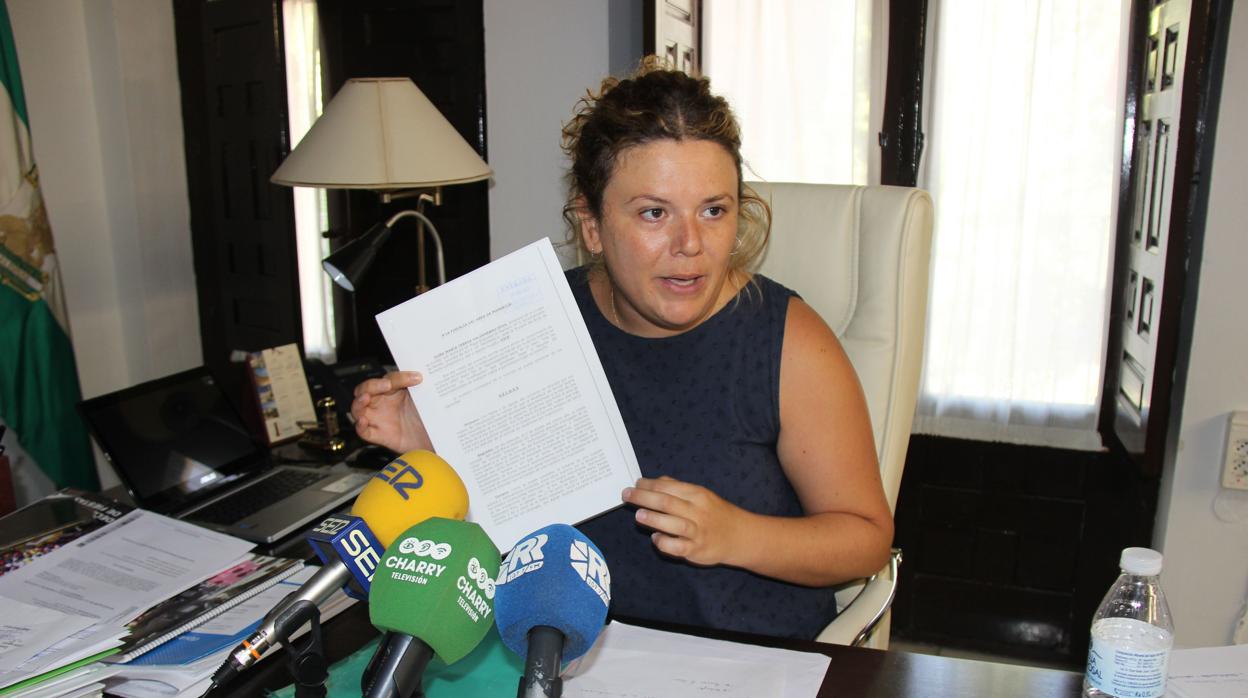 A Teresa Valdenebro le habrían falsificado la firma para dar validez al cambio de fecha