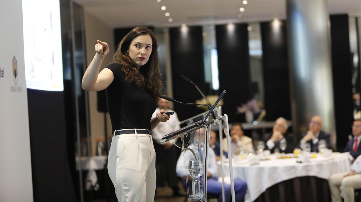 La responsable de Negocio en España de Alibaba, durante su intervención en la Mirada Económica