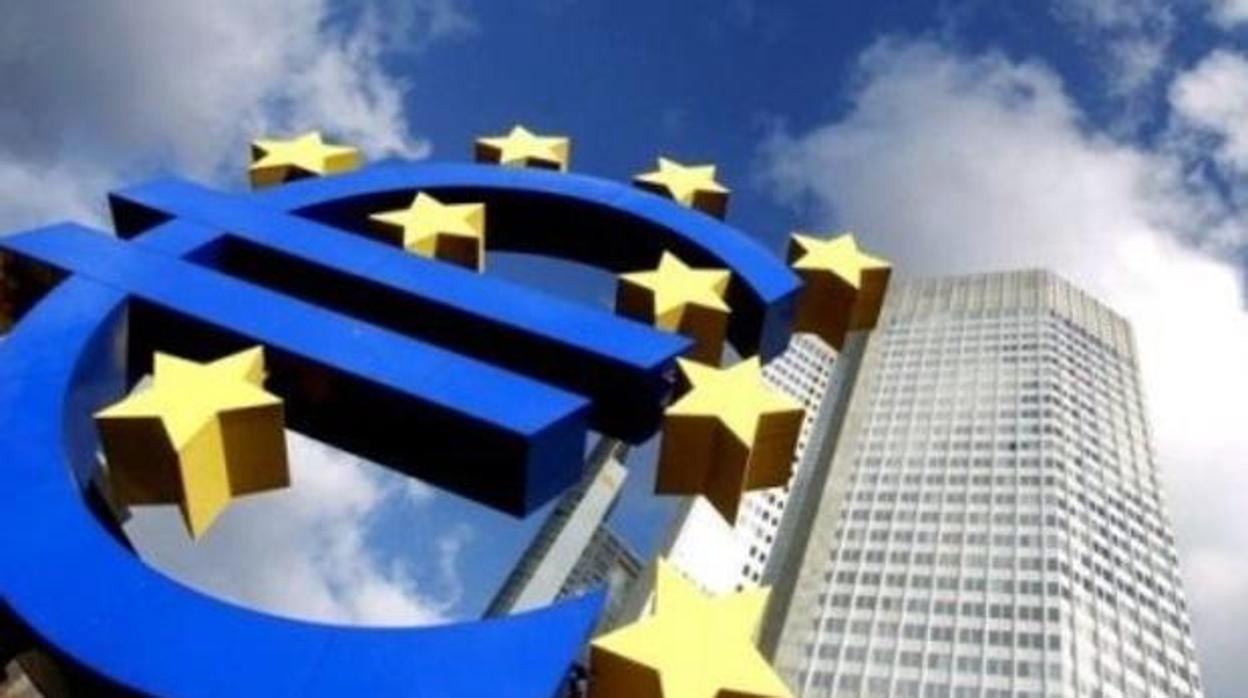 Símbolo del euro en Bruselas