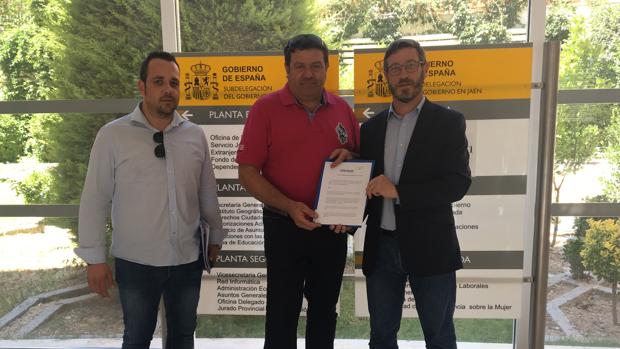 El PP denuncia que el PSOE de Castellar se apoya en una concejala tránsfuga «comprada con dinero público»