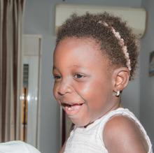 La pequeña Faith vuelve a casa tras ser intervenida de una cardiopatía en el Hospital Reina Sofía de Córdoba