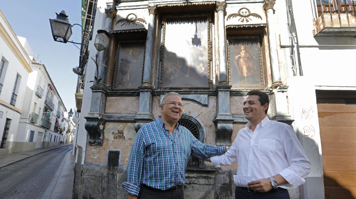 Moreno Calderón con el alcalde, José María Bellido