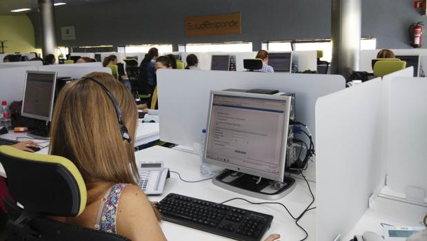 Los trabajadores del 061 y Salud Responde se integrarán en el SAS