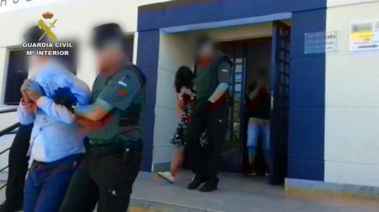 Momento de la detención de los atracadores
