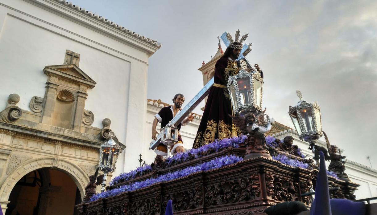 El Nazareno de Espejo a la salida de su templo