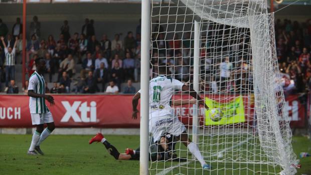 Gabriel Novaes y Xavi Molina, debut goleador con el Córdoba CF
