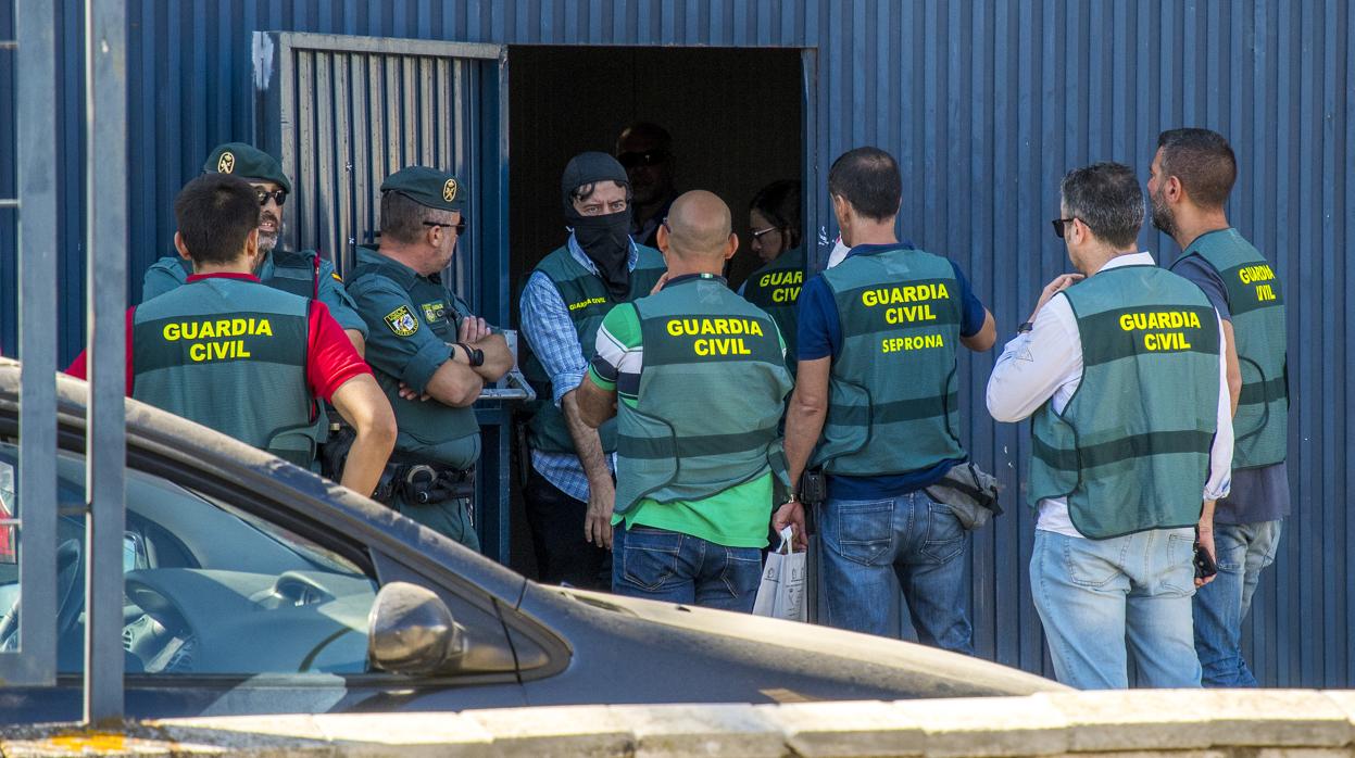 Operación policial en la empresa Magrudis, responsable de la contaminación por listeriosis con productos de la marca «La Mechá»