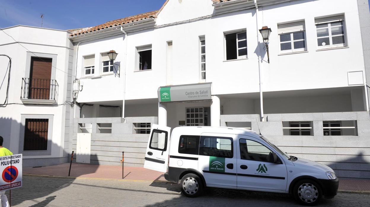 Fachada del centro de salud de Villanueva de Córdoba
