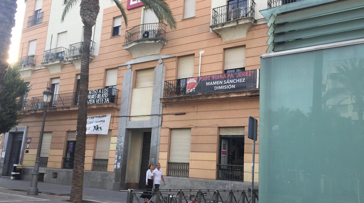 Los sindicatos aseguran tachan de «mentirosa compulsiva» a la alcaldesa de Jerez
