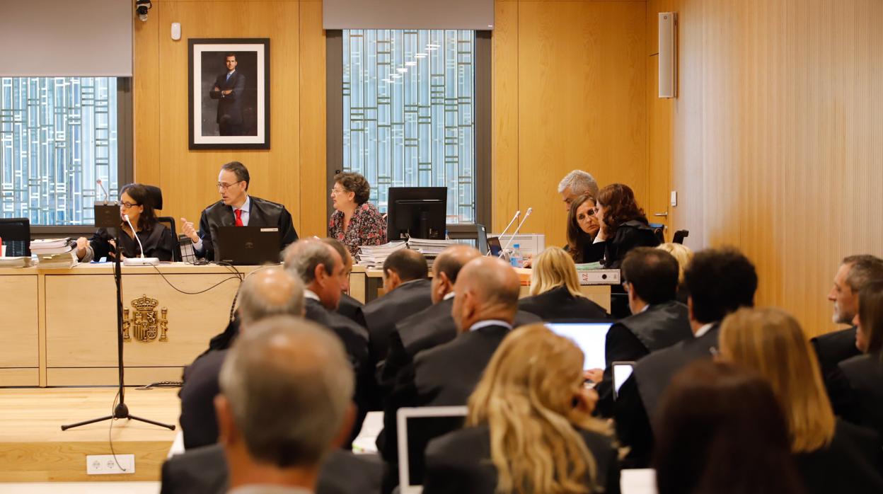 Primer día del juicio del caso Fénix