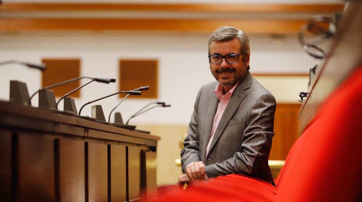 Miguel Ángel Torrico en la sala de plenos municipal