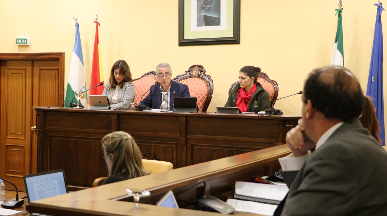El alcalde de Lucena en el Pleno celebrado el viernes
