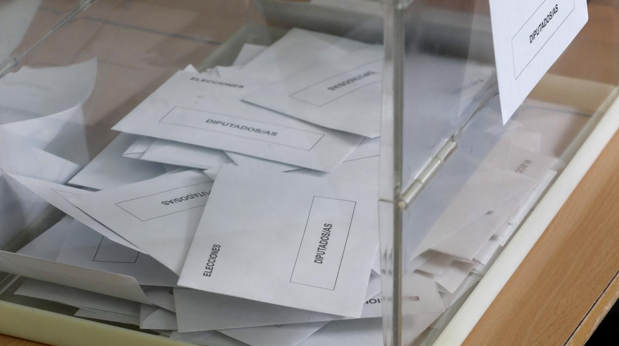 Urnas durante la jornada electoral