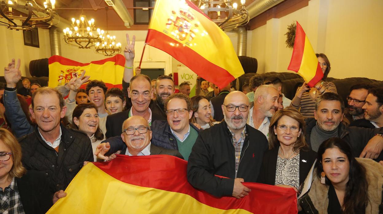 Dirigentes de Vox celebran en Córdoba sus resultados