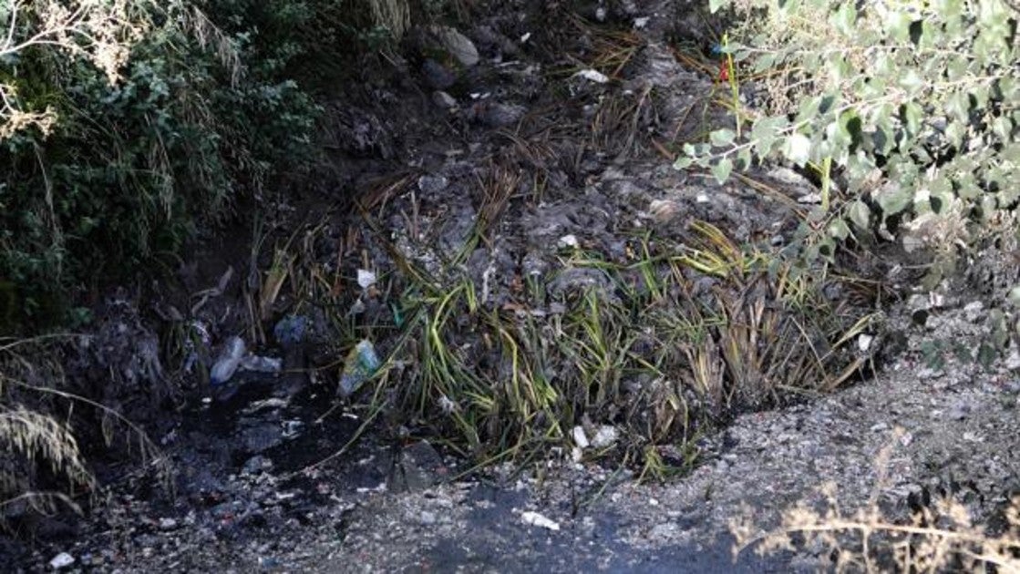 Suciedad en el río Guadalquivir
