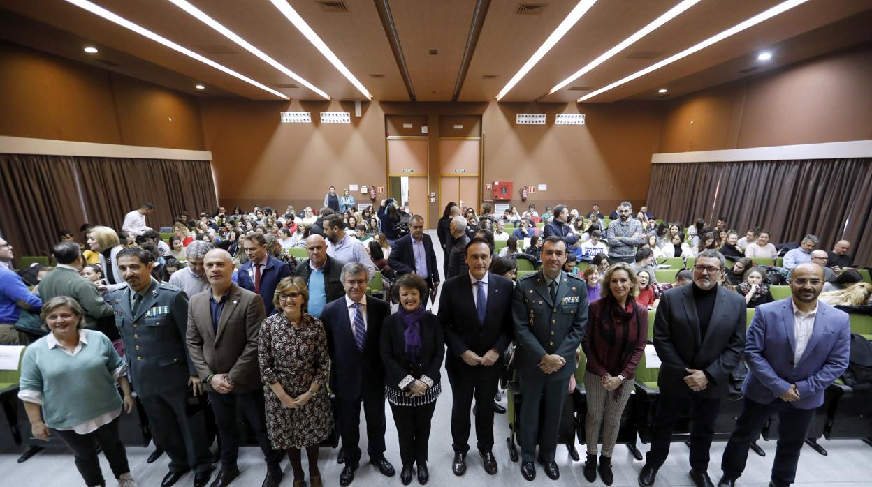 Participantes en las jornadas sobre menas celebradas en la Facultad de Educación de Córdoba