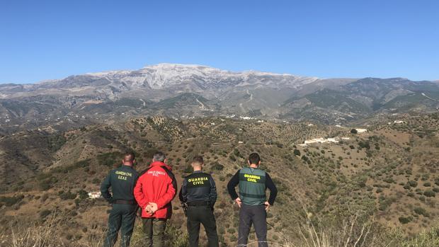 Más de 300 personas peinan la sierra de Arenas en Málaga para buscar a Dana Leonte