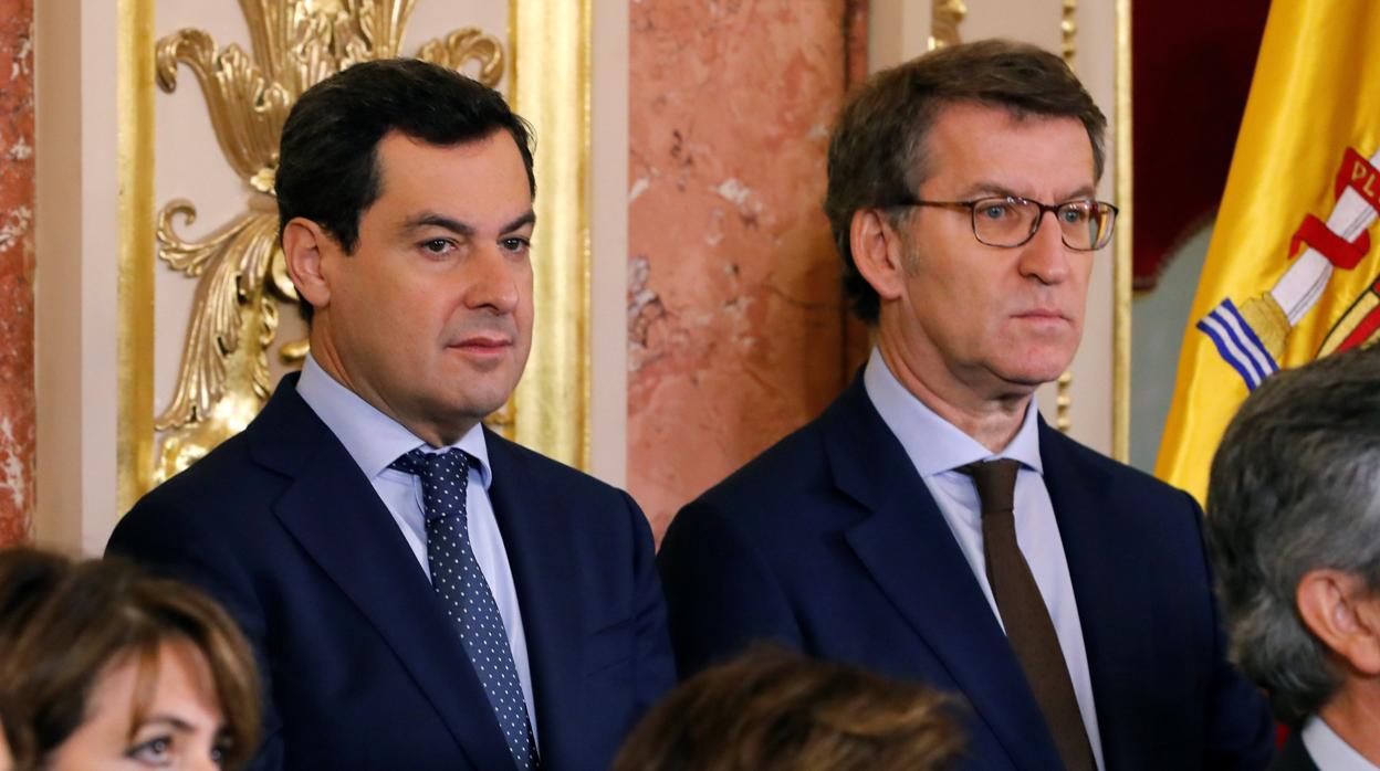 Juanma Moreno junto a Alberto Núñez Feijóo