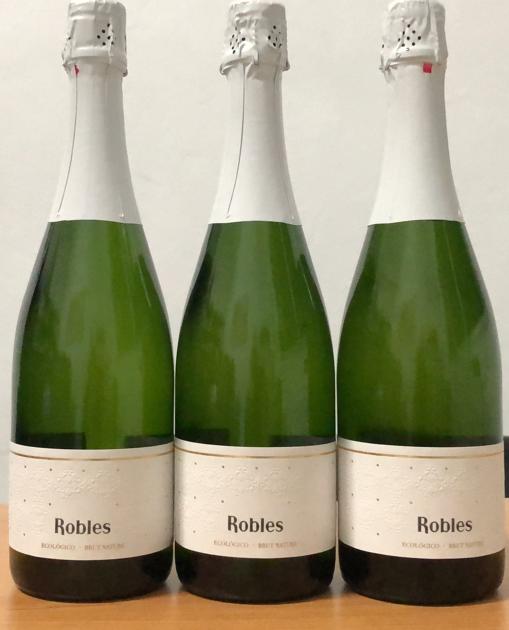 Botellas del nuevo Espumoso Brut Nature Ecológico Robles