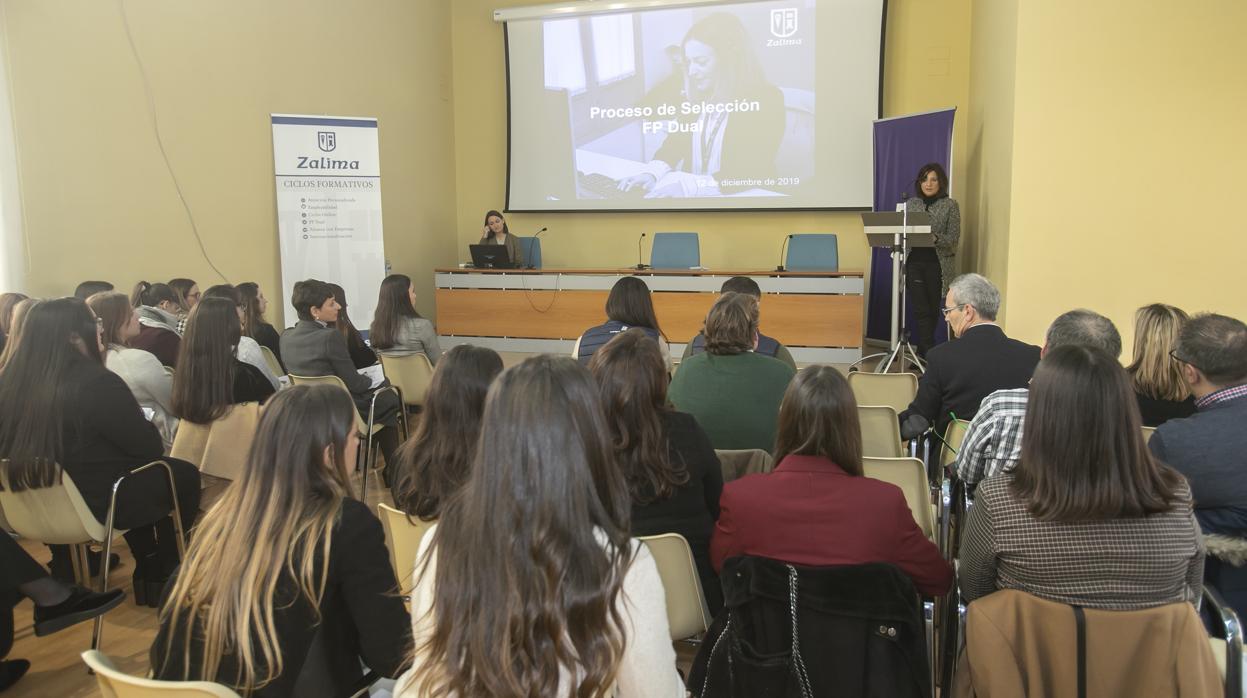 Participantes en el modelo de FP Dual de Zalima, este jueves