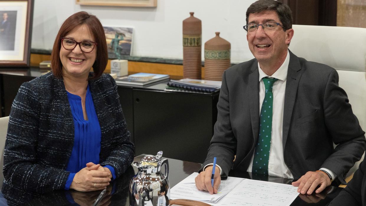 Marín junto a la vicepresidenta de la región de Murcia, Isabel Franco, en el Palacio de San Telmo