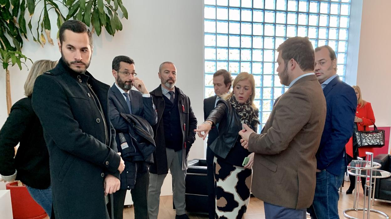 Imagen de la visita realizada este viernes a la Oficina de Turismo de La Línea de la Concepción