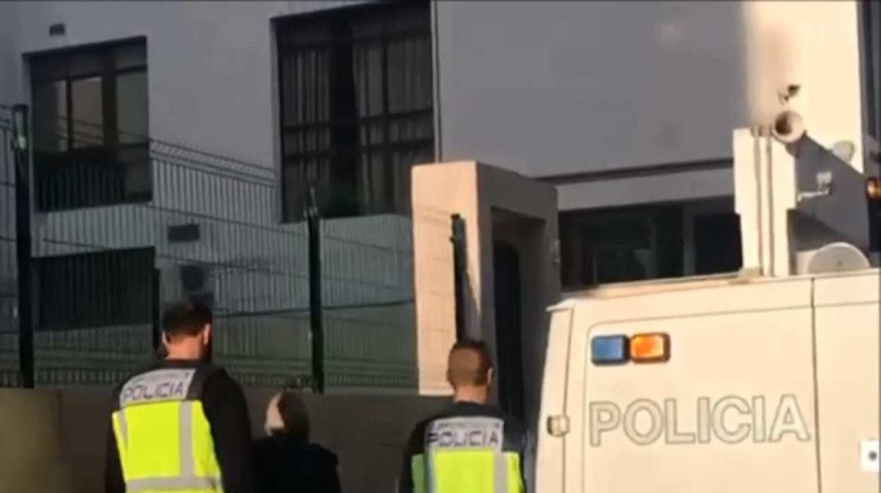 Momento de la detención en Benalmádena