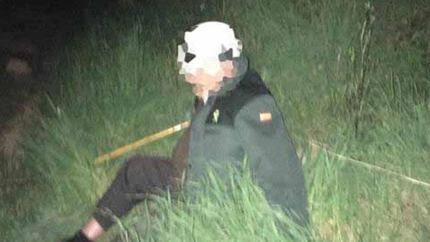 Hallan a un anciano en el fondo de un barranco