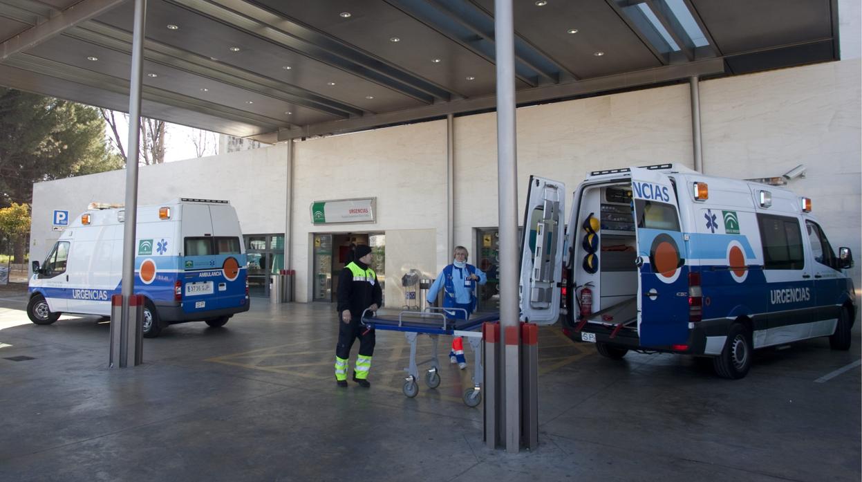 Fachada de Urgencias del Hospital Reina Sofía de Córdoba
