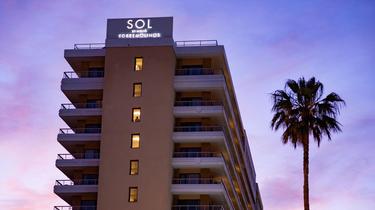 Nueve turistas americanos, que estaban de vacaciones en Torremolinos, están aislados en este hotel