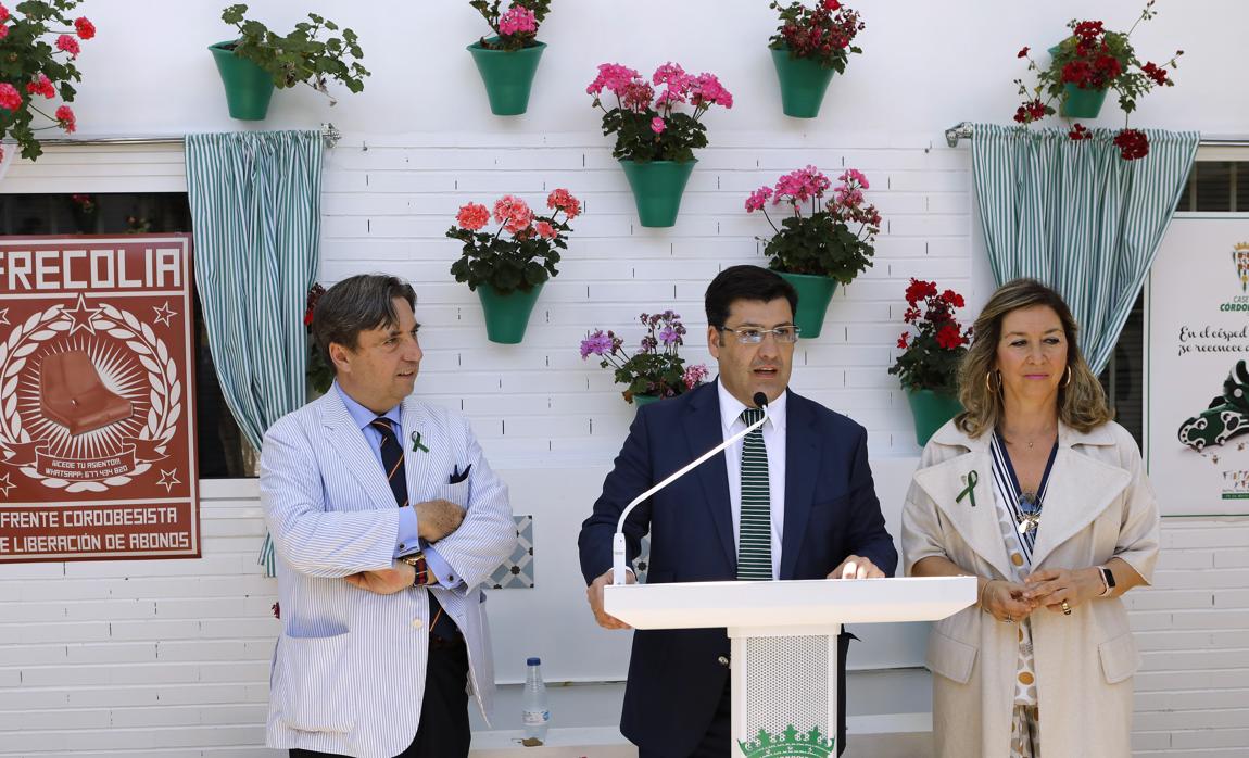 Zulategui, León y Entrenas, en una presentación