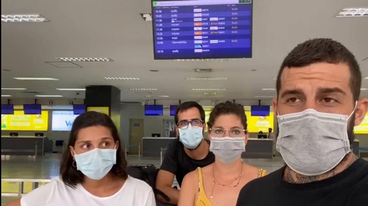 Varios de los enfemeros atrapados en Laos