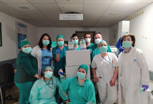 Sanitarias con el gel donado por las empresas cordobesas